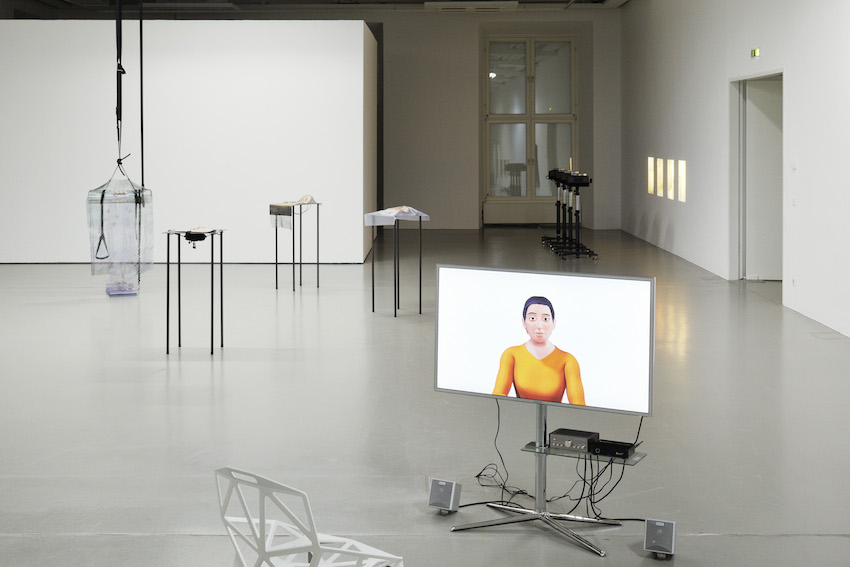 “Speculations on Anonymous Materials”, Fridericianum Installationsansicht Fridericianum © Photo: Achim Hatzius. Vorne: Oliver Laric, 5, 2013 HD video 10’00’’ Courtesy Oliver Laric, Seventeen, London and Tanya Leighton, Berlin Hinten (v.l.n.r..): Alisa Baremboym, Syphon Solutions, 2013 Travel Impression, 2013 6-D, 2013 Sterile Impression, 2013; James Richards The Screen, 2013